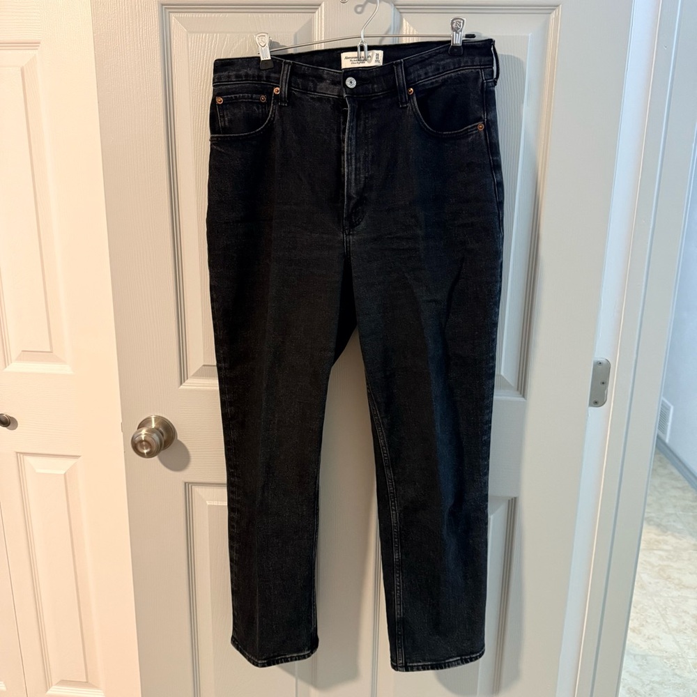 Abercrombie & Fitch Curve Live Ultra High Rise Ankle Straight Jeans